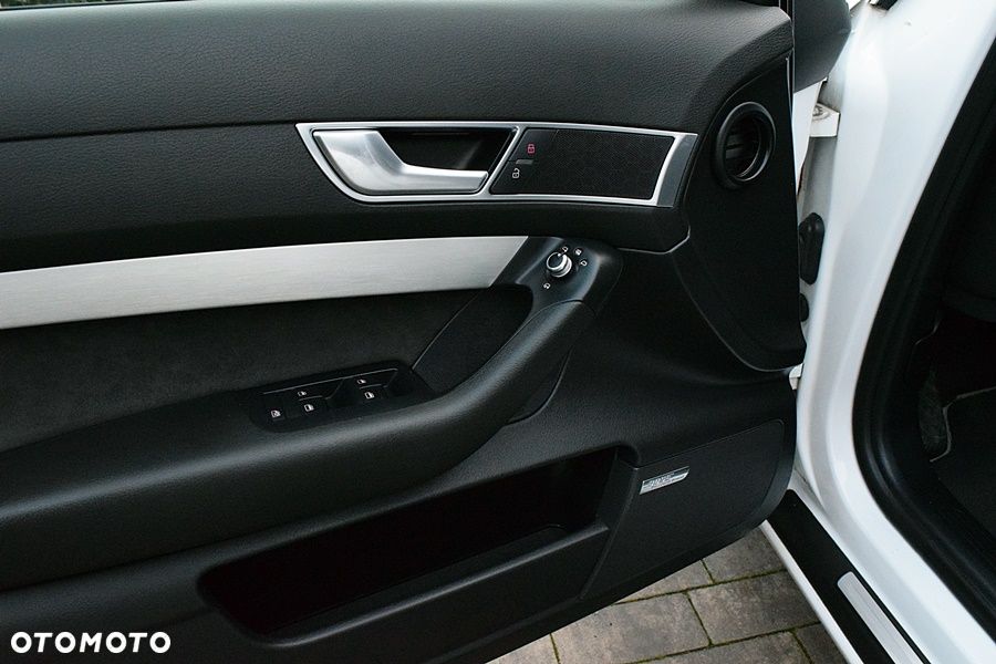 Audi A6 Avant 2.7 TDI DPF quattro tiptronic - 25