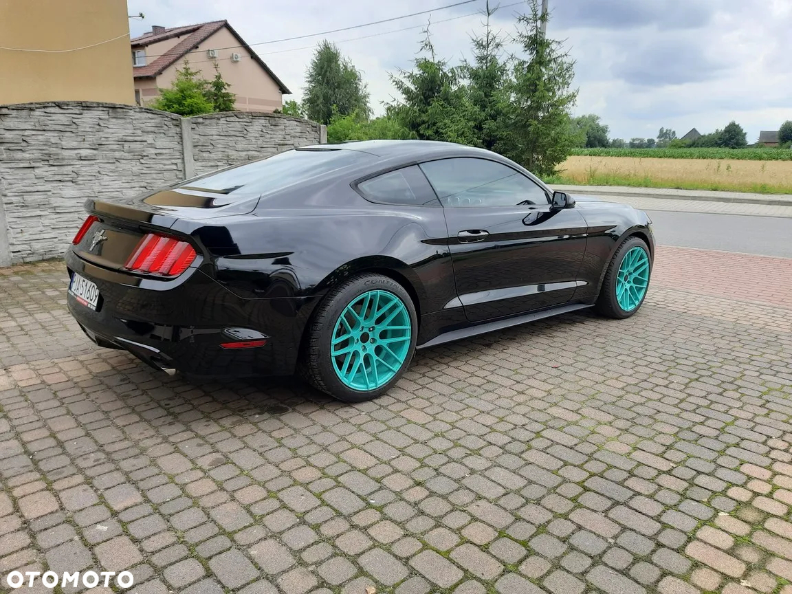 Ford Mustang - 7