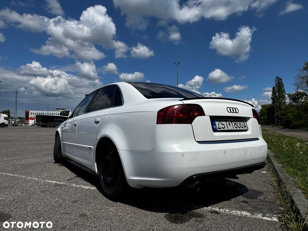 Audi A4 Limousine - 6