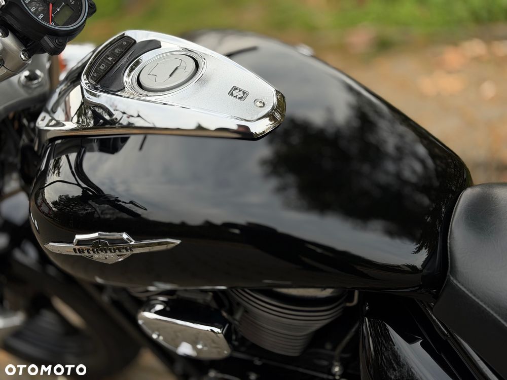 Suzuki Intruder - 15