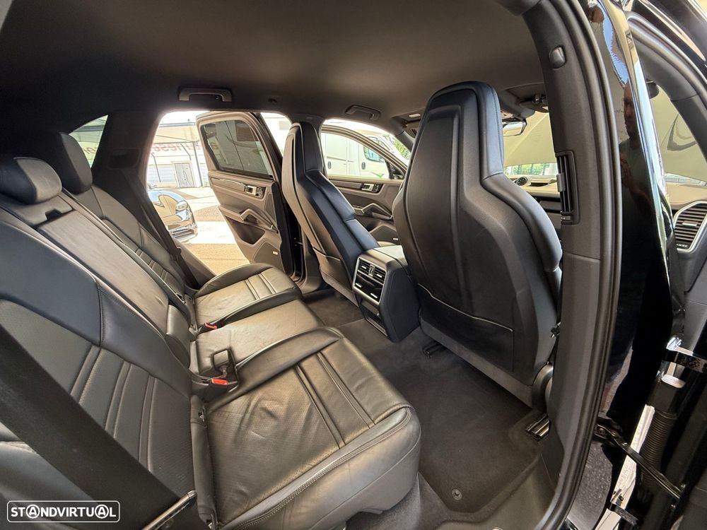 Porsche Cayenne E-Hybrid Tiptronic S Platinum Edition - 6