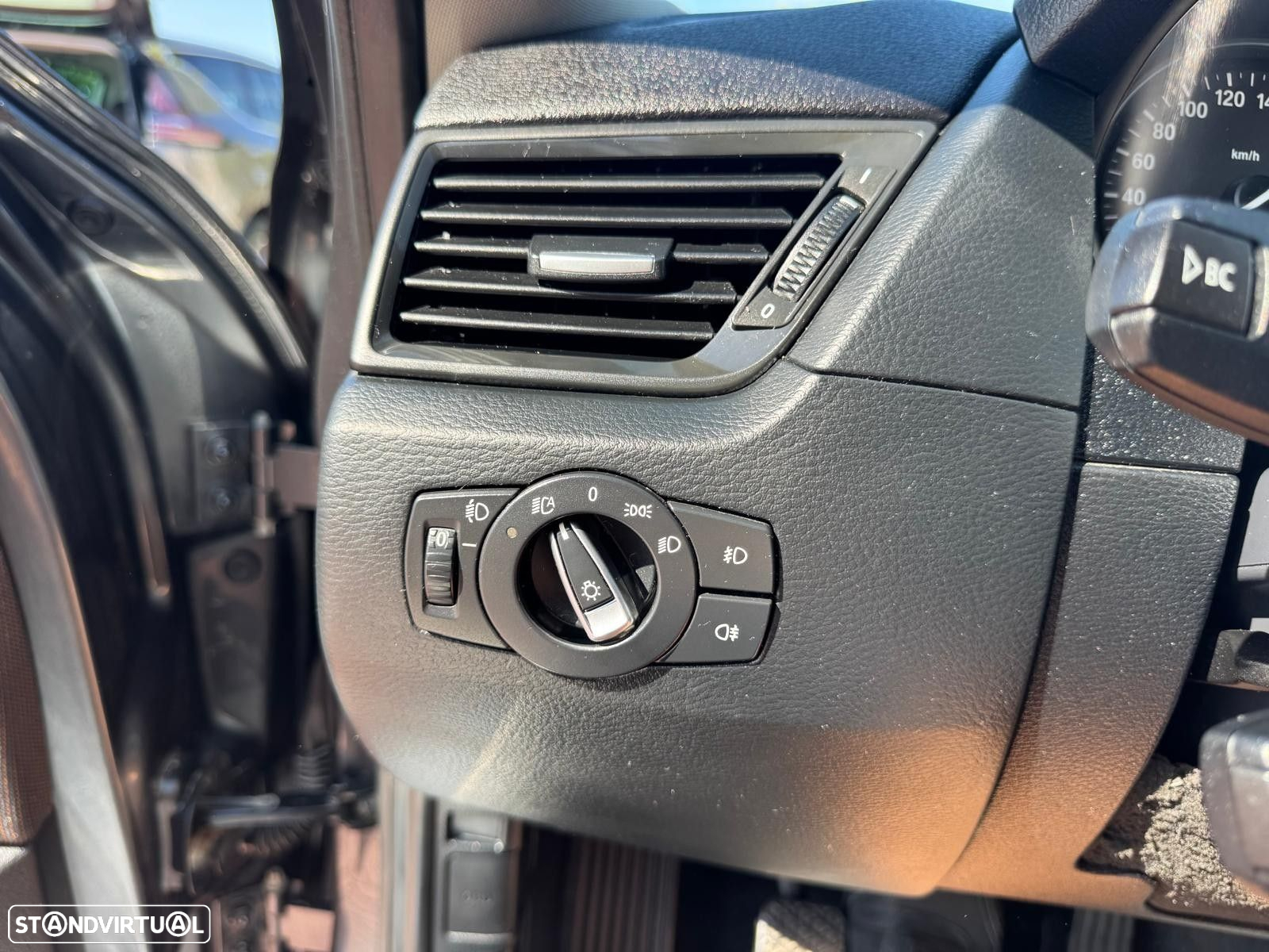 BMW X1 16 d sDrive xLine - 25
