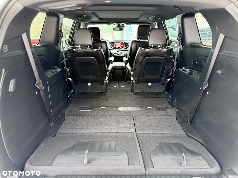 Chrysler Pacifica - 26