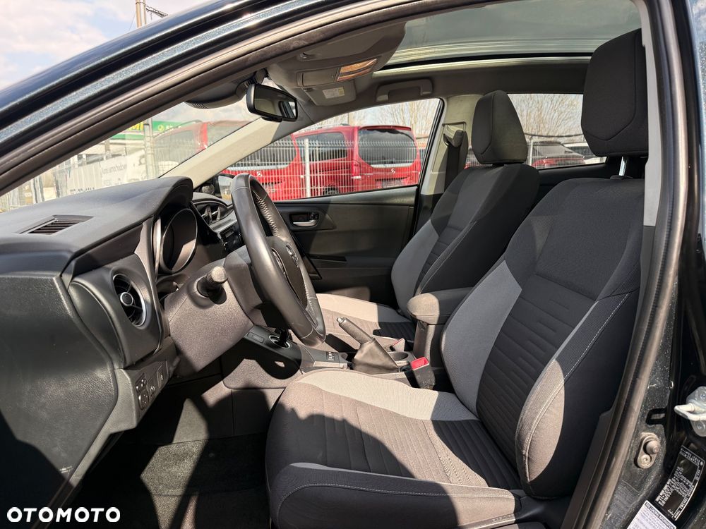 Toyota Auris - 7