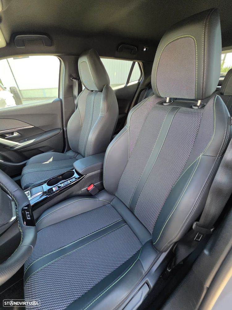 Peugeot 2008 PureTech 130 EAT8 GT - 14