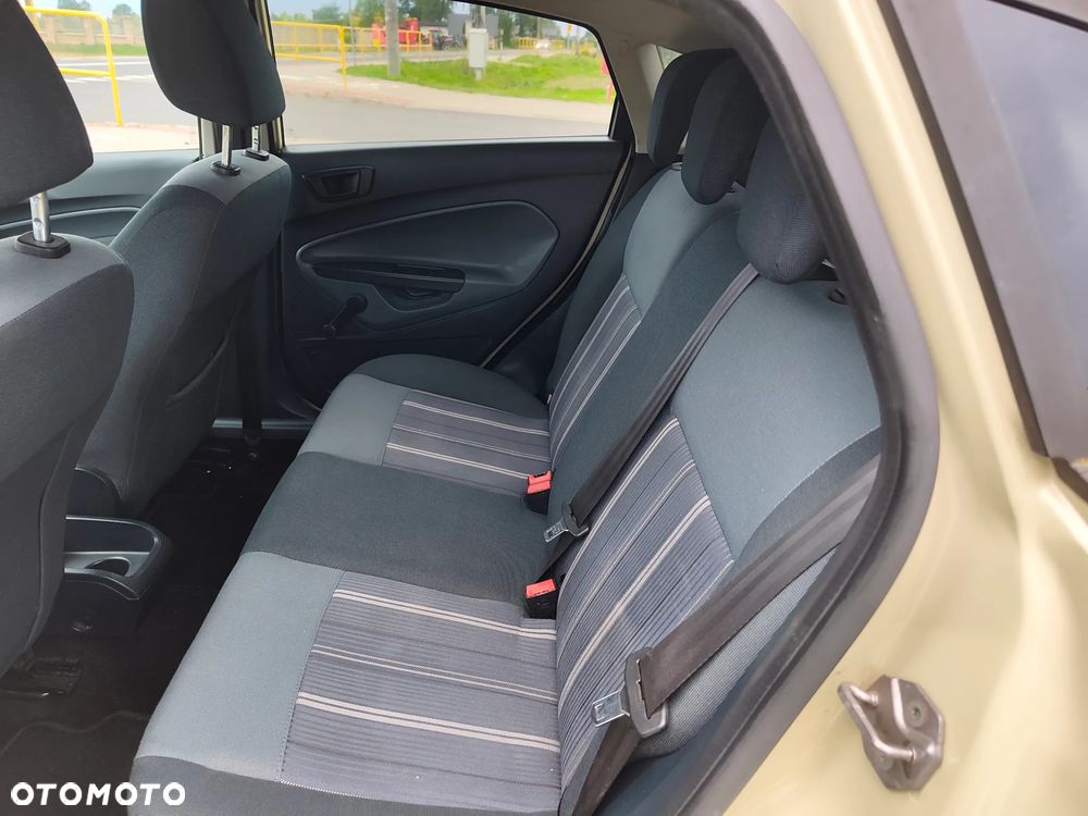 Ford Fiesta 1.25 Ambiente - 26