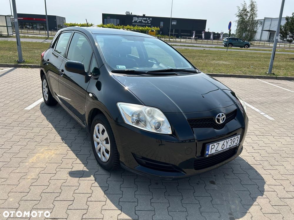 Toyota Auris 1.33 VVT-i Terra - 1