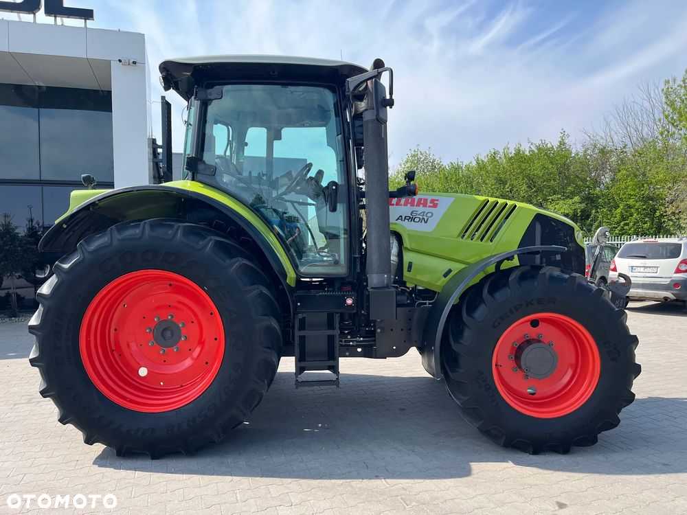 Claas Arion 640 - 9