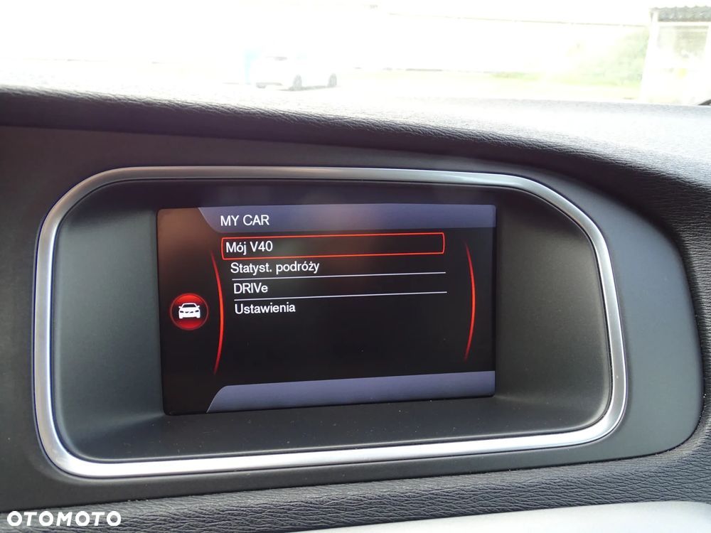 Volvo V40 D2 - 13