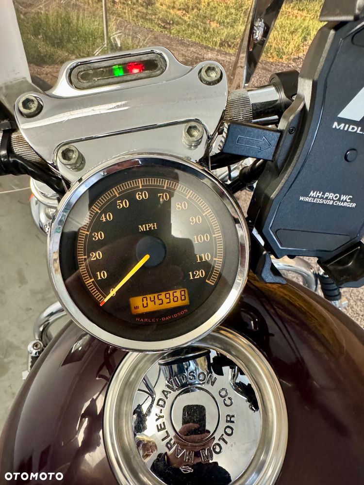 Harley-Davidson Sportster Custom 1200C - 12