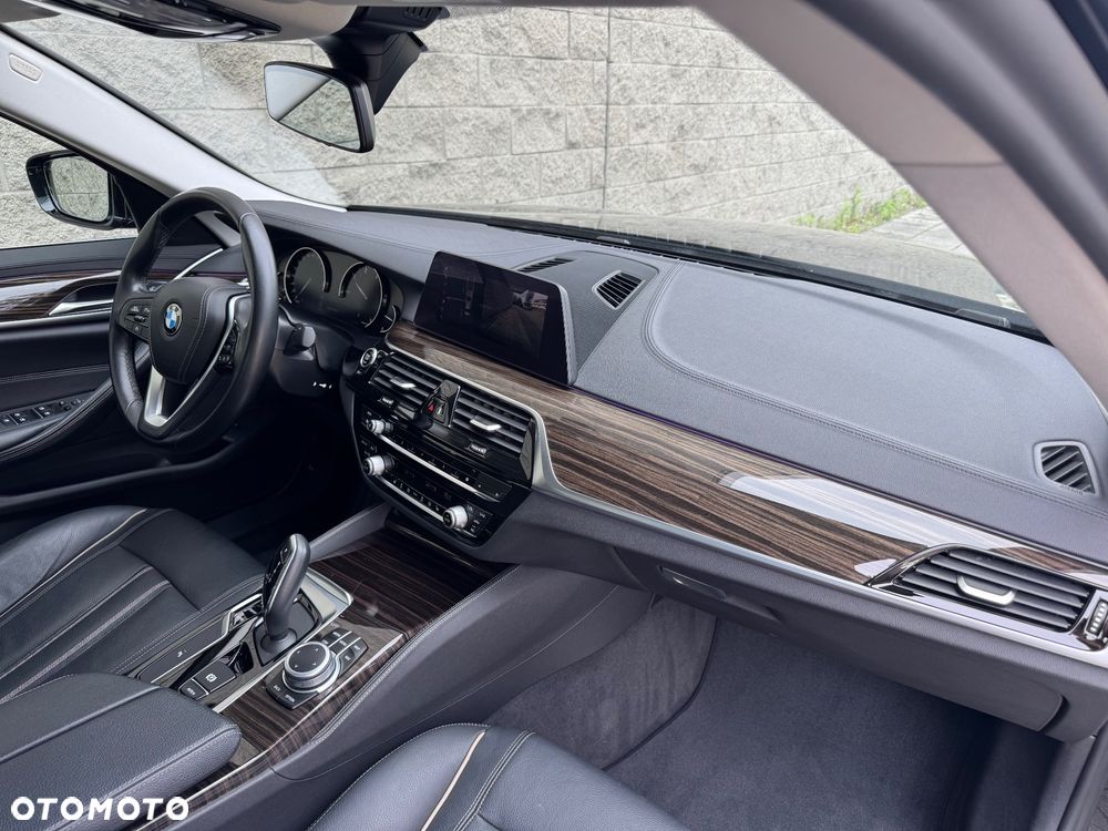 BMW Seria 5 518d Luxury Line - 34