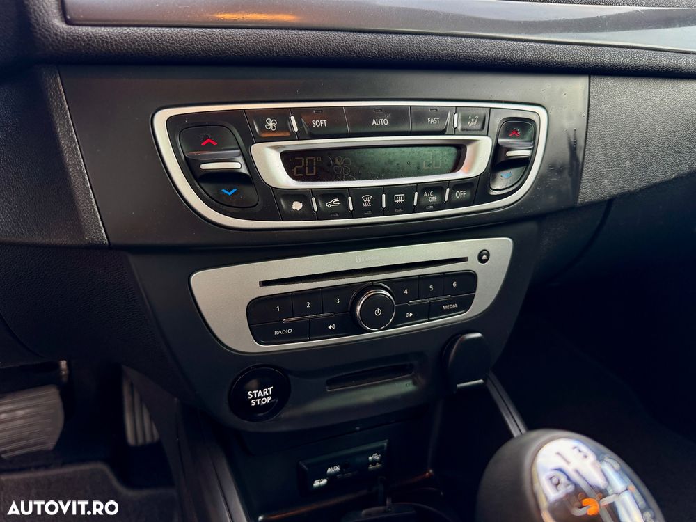 Renault Megane ENERGY dCi 110 Start & Stop LIMITED - 26