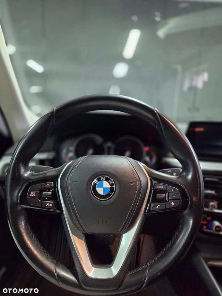 BMW Seria 5 520d Sport Line sport - 12