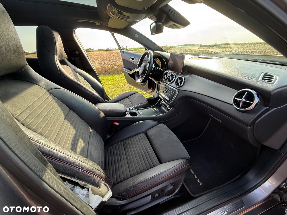 Mercedes-Benz GLA 200 7G-DCT AMG Line - 31