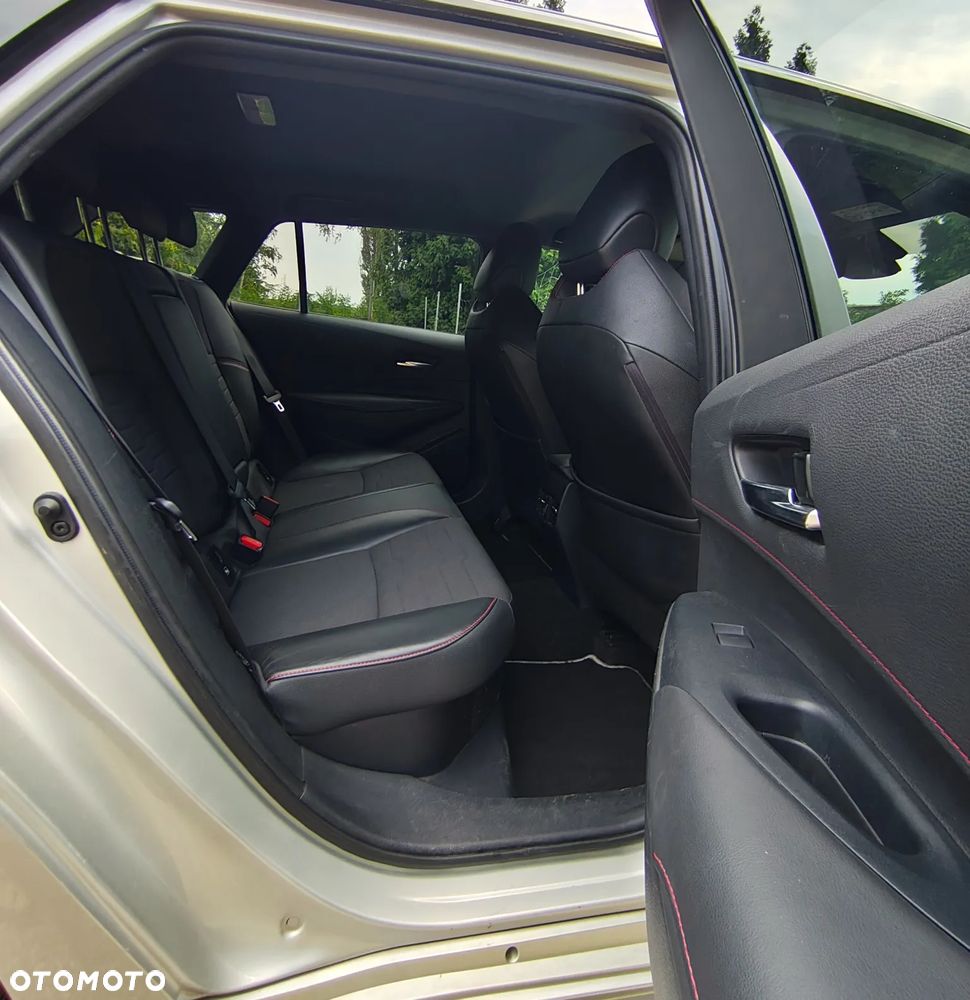 Toyota Corolla 2.0 Hybrid Executive - 26
