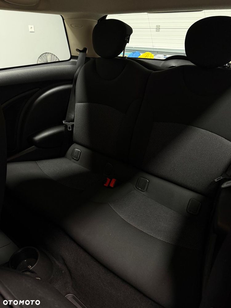 MINI ONE Brick Lane - 16