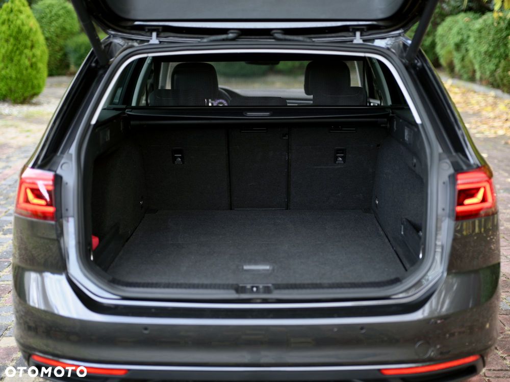 Volkswagen Passat 2.0 TDI SCR Style DSG - 19