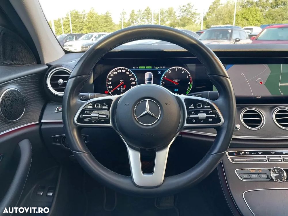 Mercedes-Benz E 300 de Aut. - 6