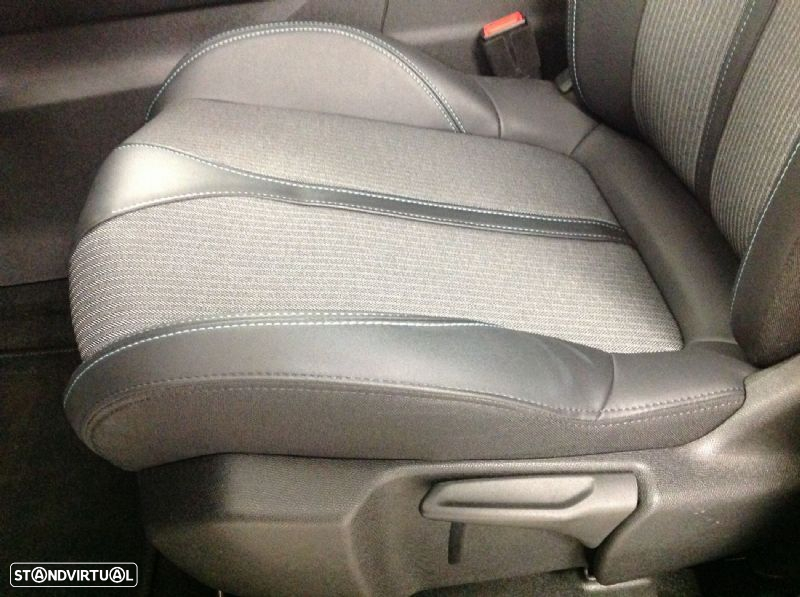 Peugeot 3008 1.6 Hybrid Allure Pack e-EAT8 - 30