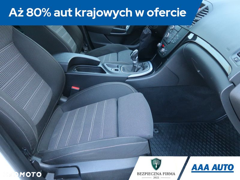 Opel Insignia - 10