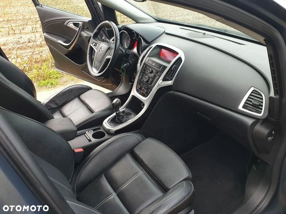 Opel Astra IV 1.4 T Cosmo - 15