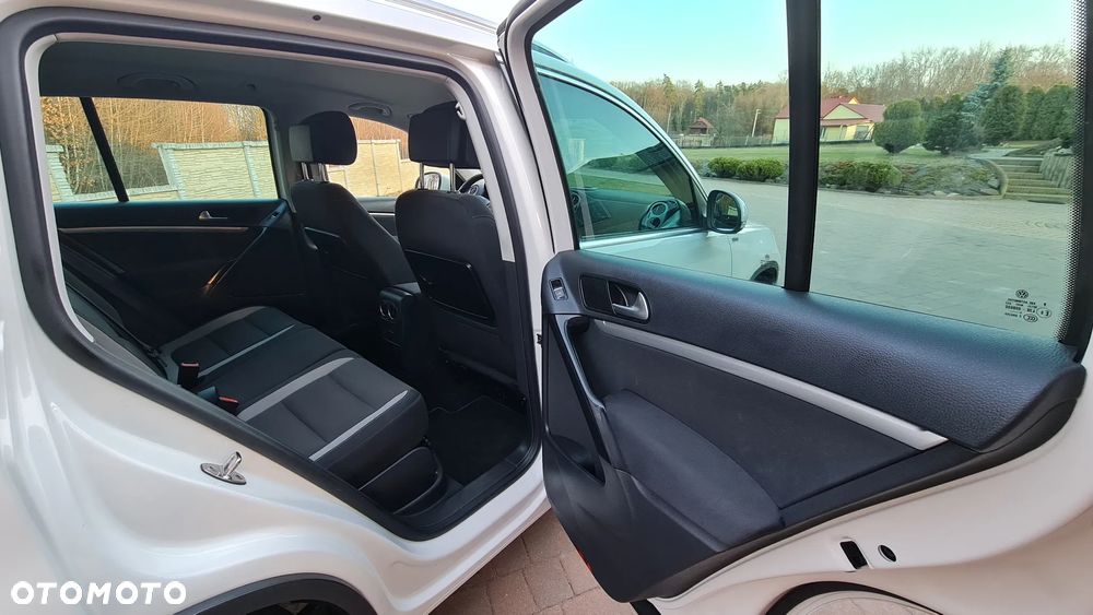 Volkswagen Tiguan 2.0 TDI Perfectline R-Style - 23