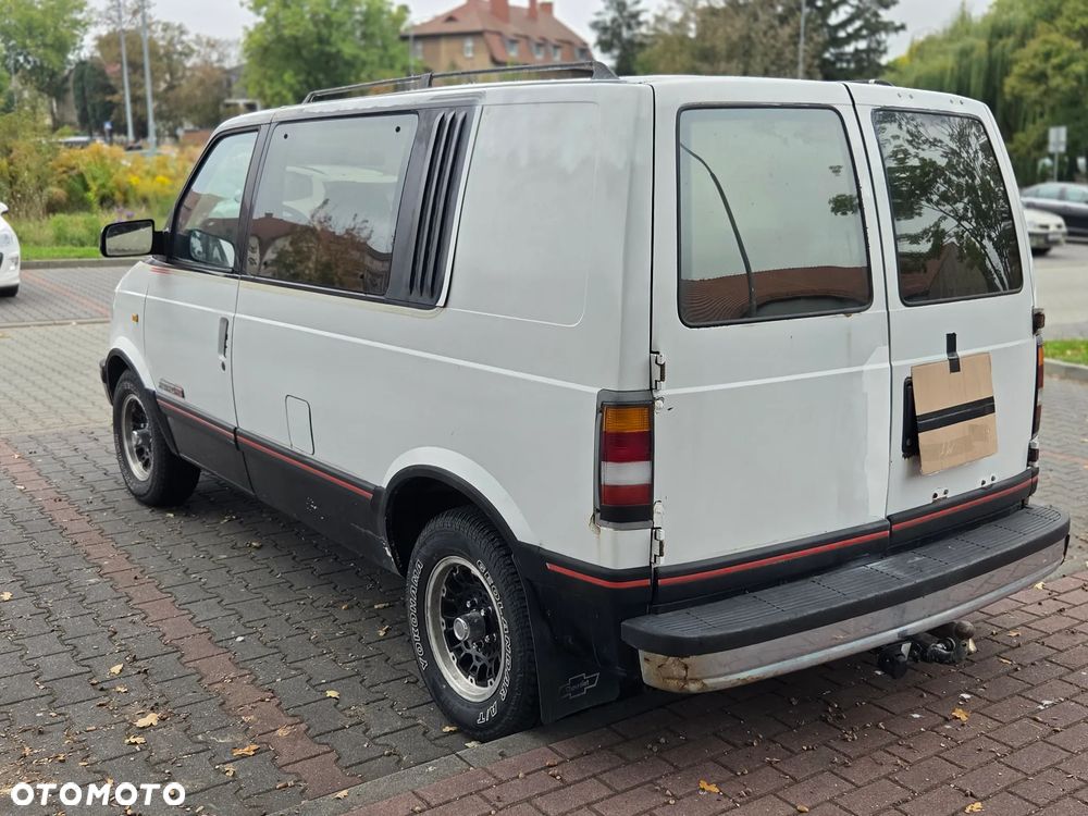 Chevrolet Astro - 4