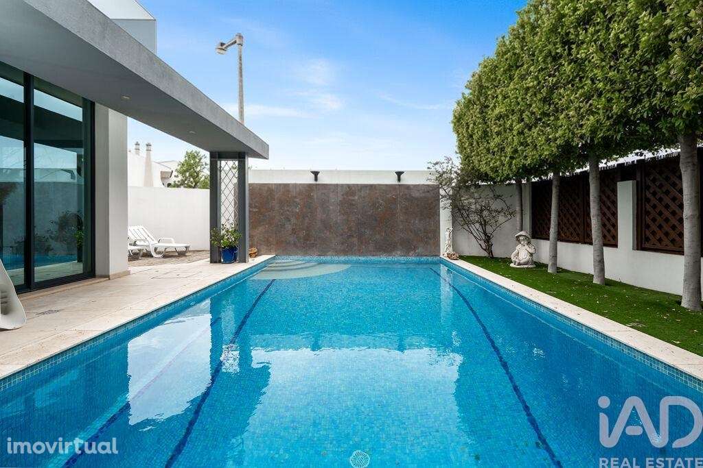 Moradia isolada T5 em Quarteira de 261,5 m2 - Grande imagem: 2/40