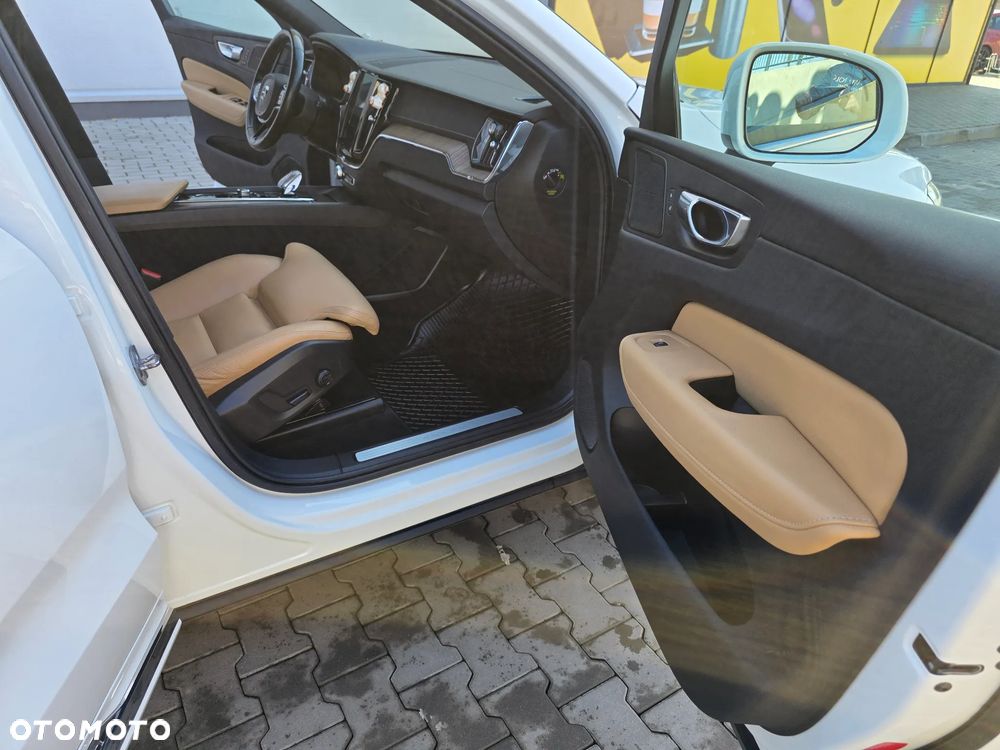 Volvo XC 60 ver-b4-d-awd-inscription - 23