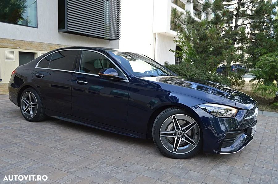 Mercedes-Benz C 300 4Matic 9G-TRONIC AMG Line - 25