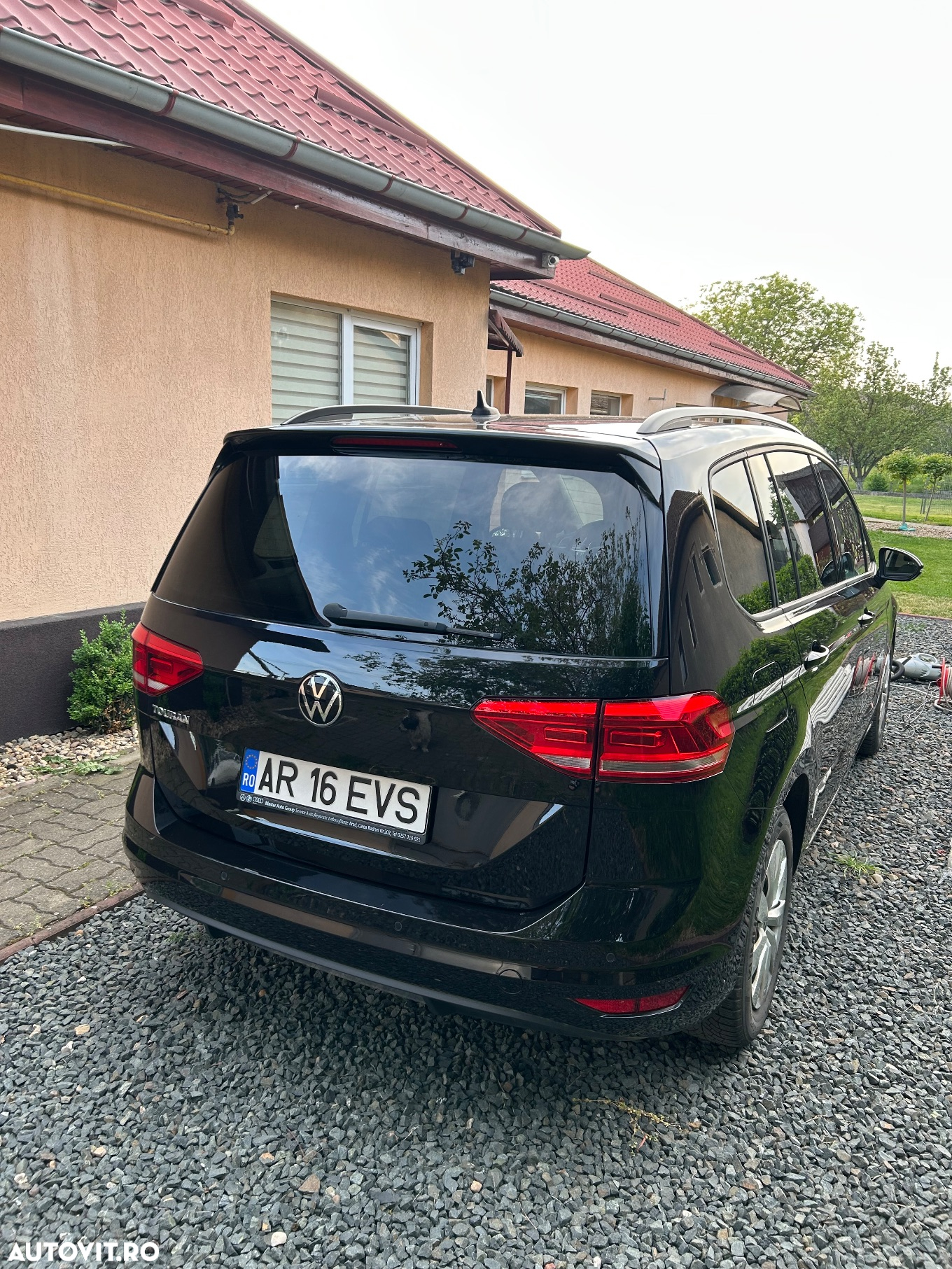 Volkswagen Touran 1.5 TSI DSG Comfortline - 5