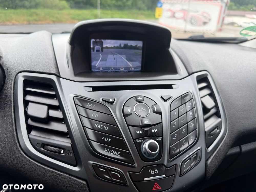 Ford Fiesta 1.0 EcoBoost S&S TITANIUM - 4