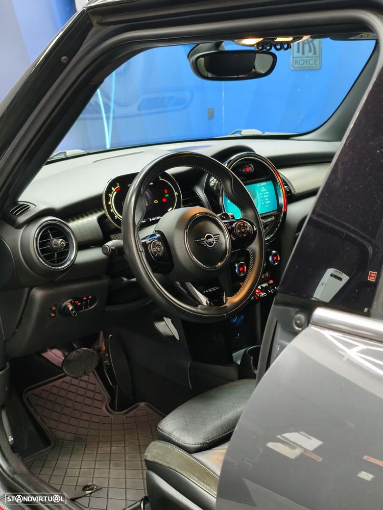 MINI 5 Portas Cooper SD Auto Desportiva - 45