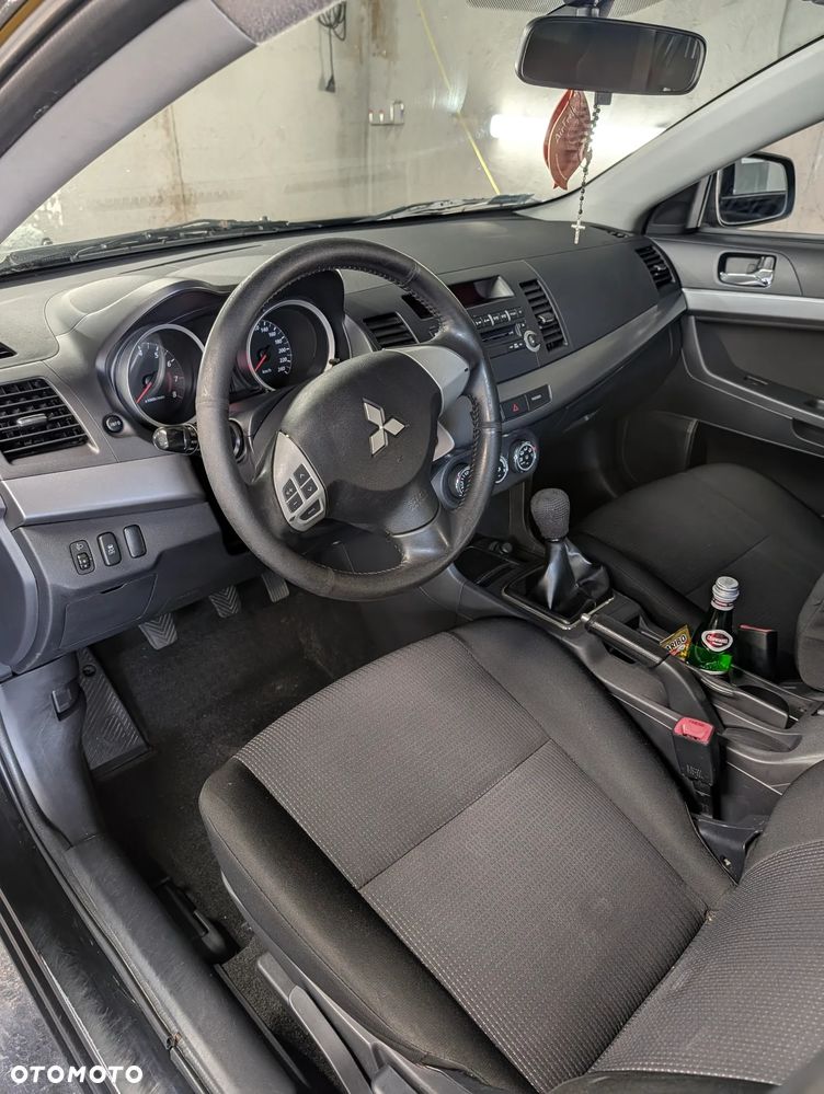 Mitsubishi Lancer 1.6 Invite - 5