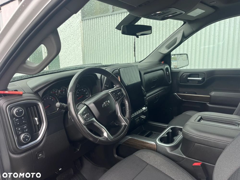 Chevrolet Silverado - 38