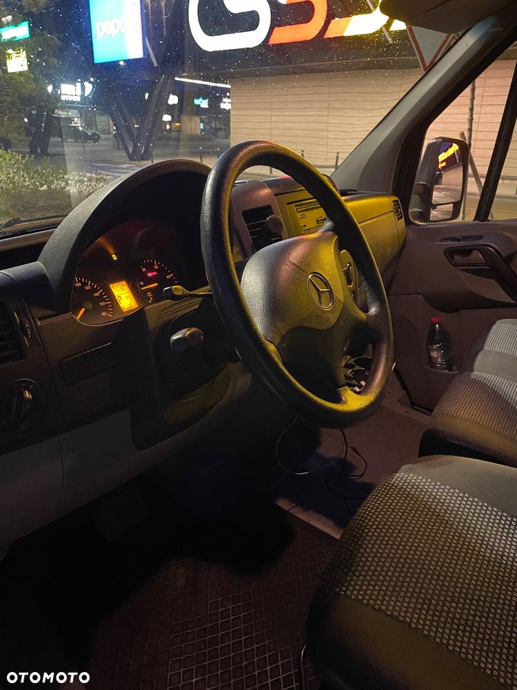 Mercedes-Benz Sprinter - 10