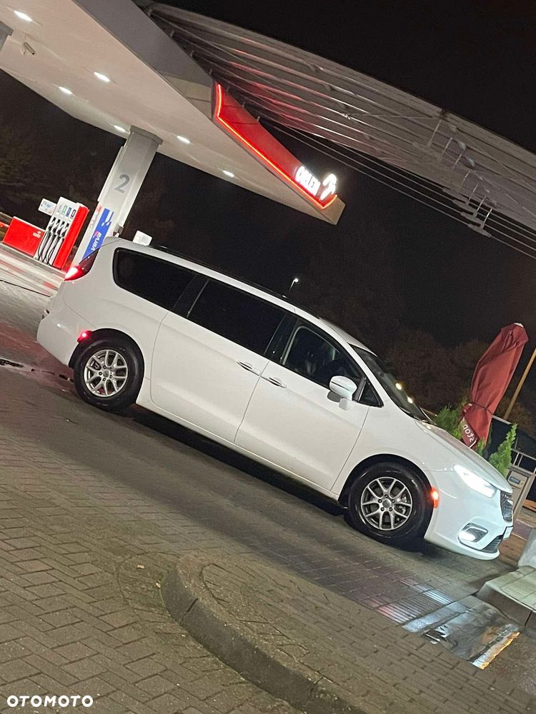 Chrysler Pacifica - 24
