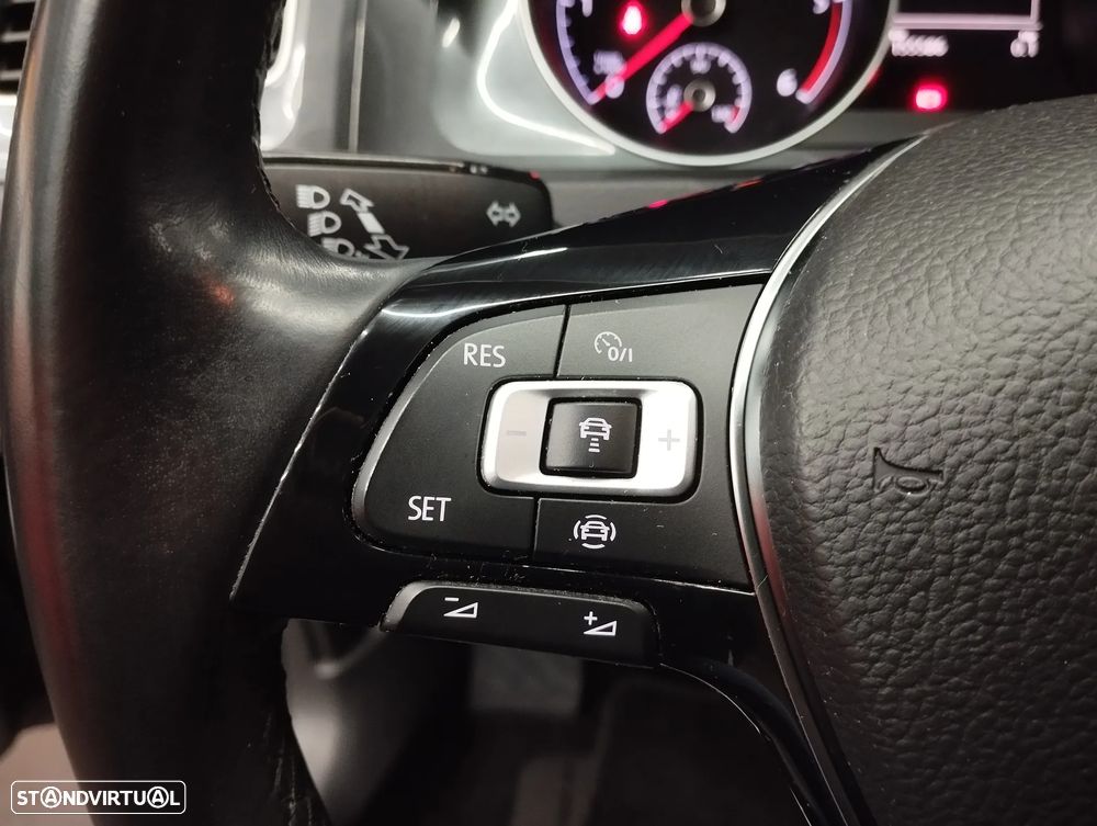 VW Golf Variant 2.0 TDi R-Line DSG - 19