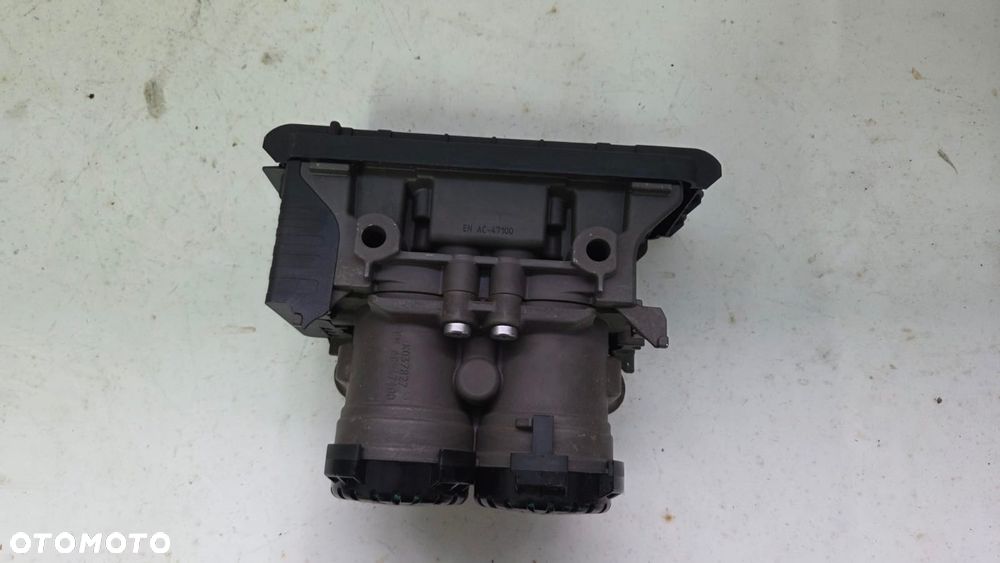 Modulator hamulcowy EBS Volvo 24253710 - 2