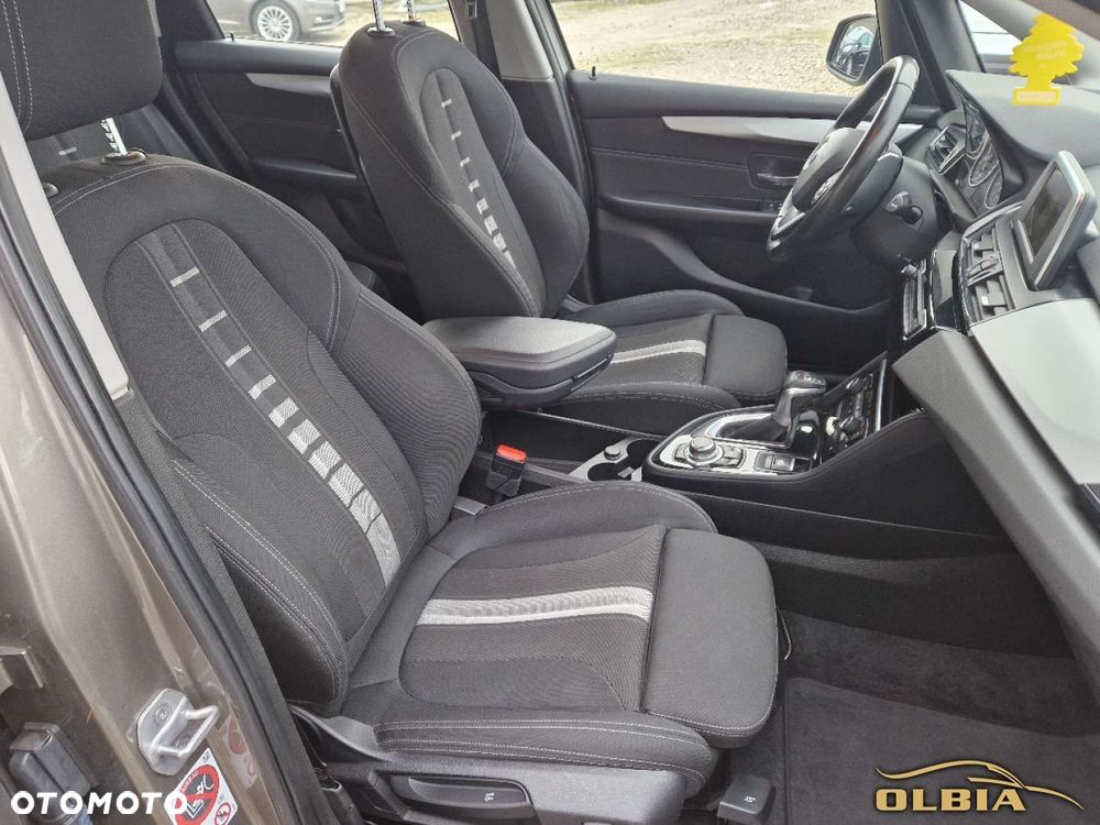 BMW Seria 2 218d Sport Line - 24