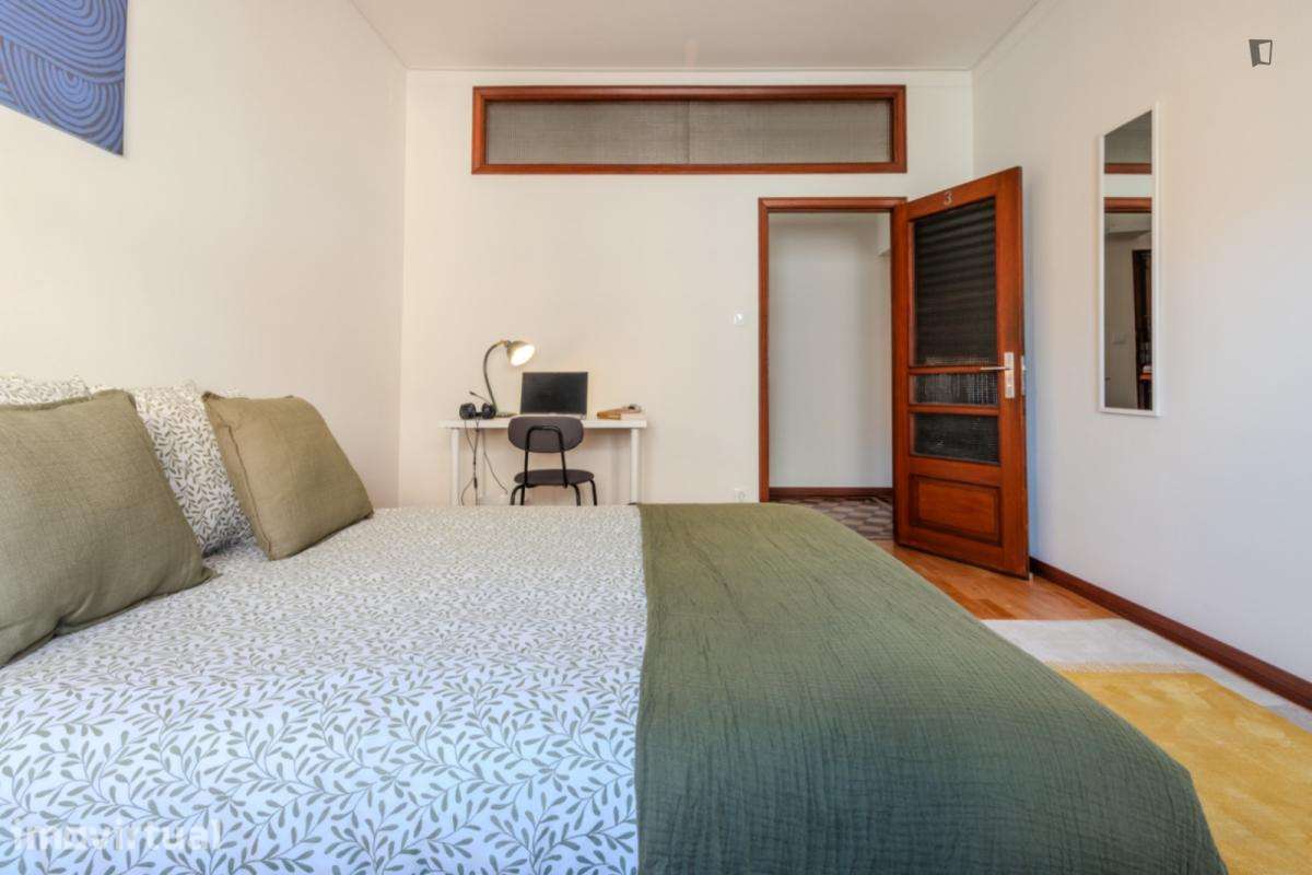 Quarto - localizado em Santo Ildefonso Porto - Grande imagem: 4/30