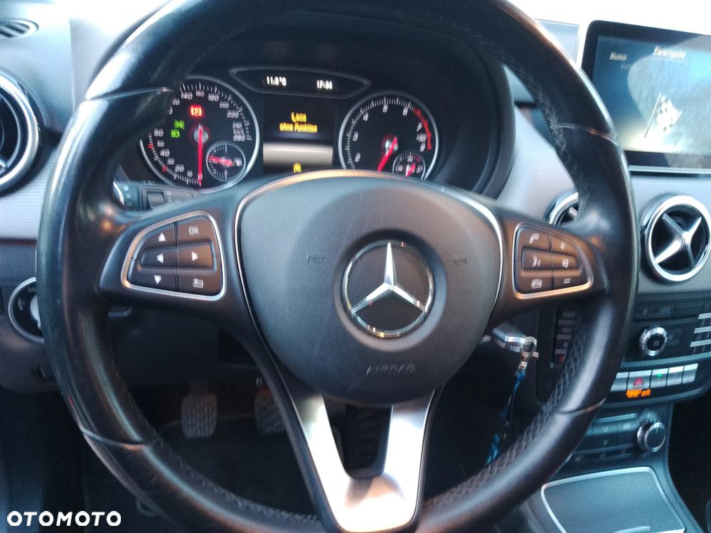 Mercedes-Benz Klasa B 180 Style - 20