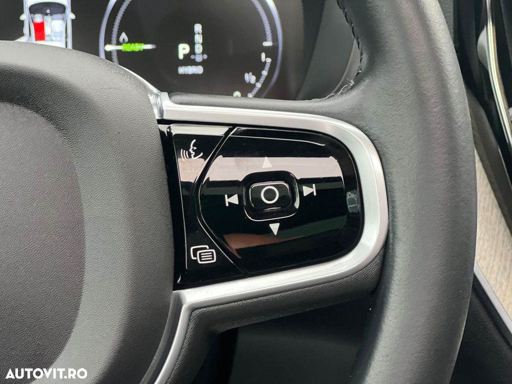 Volvo XC 60 Recharge T6 AWD AT Core - 19