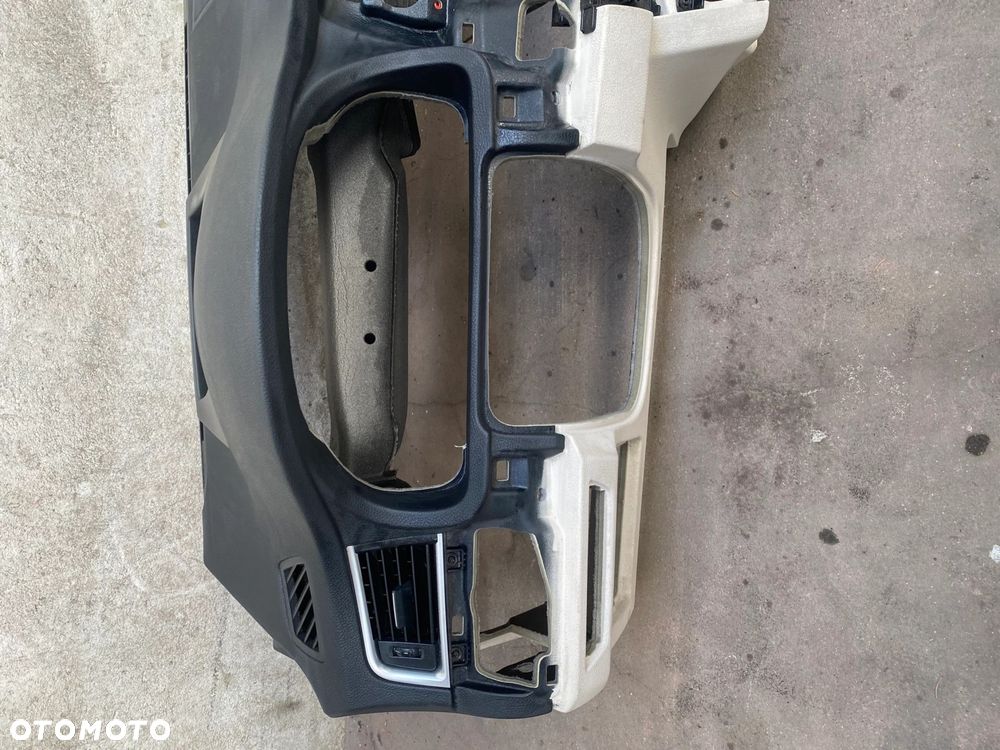DESKA ROZDZIELCZA KOKPIT KONSOLA BMW 5 GT F07 HUD - 2
