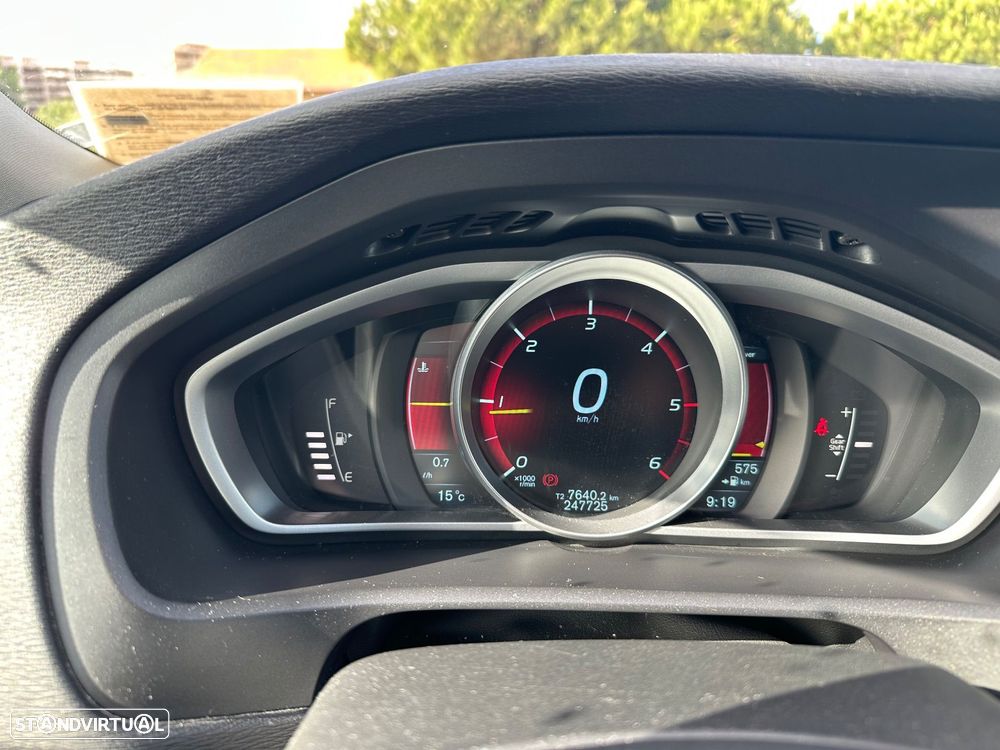 Volvo V40 D2 Momentum - 8
