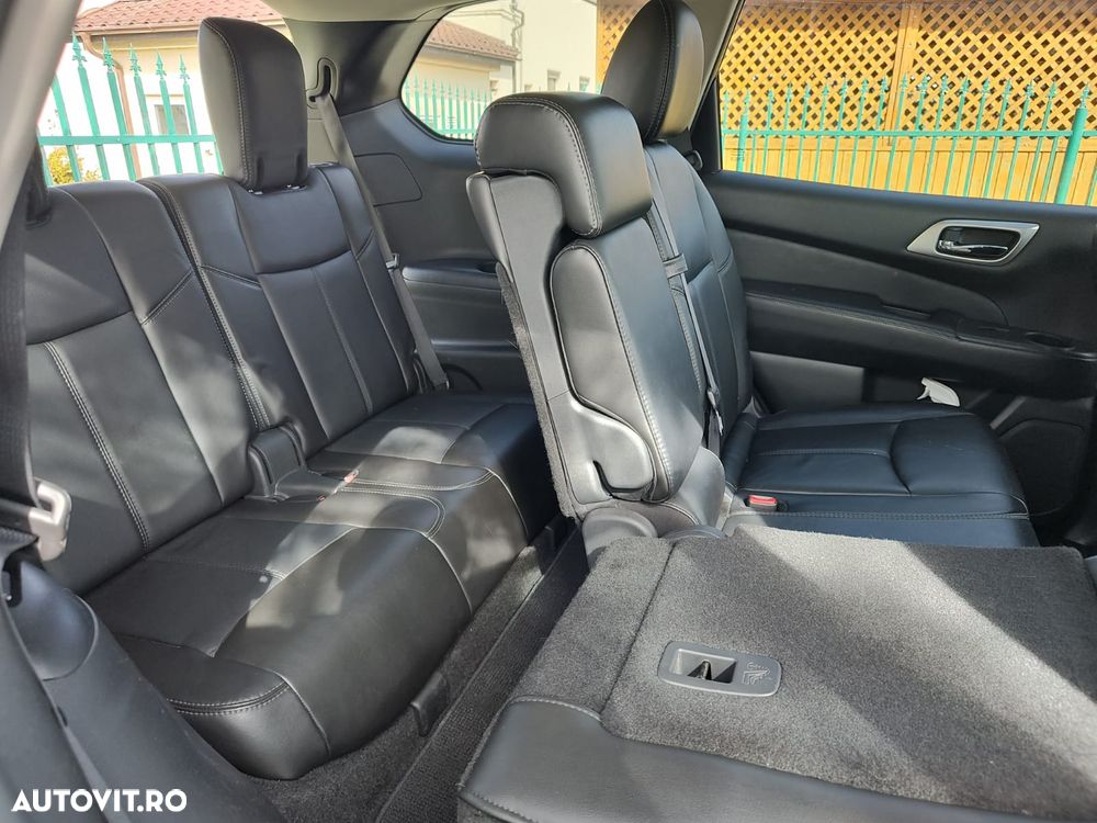 Nissan Pathfinder - 3