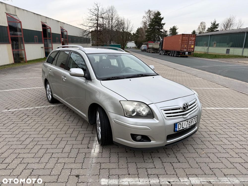 Toyota Avensis 2.0 D-4D Sol Premium - 2