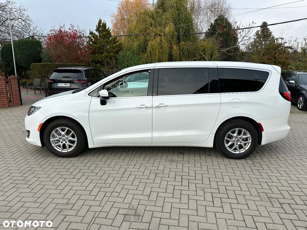 Chrysler Pacifica - 5