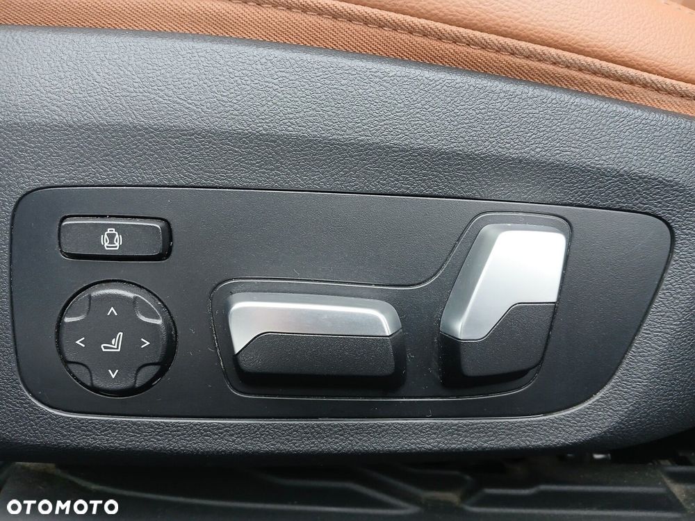 BMW Seria 3 M340i xDrive sport - 16