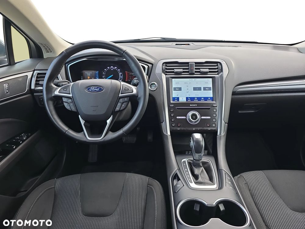 Ford Mondeo 2.0 Hybrid Titanium - 23